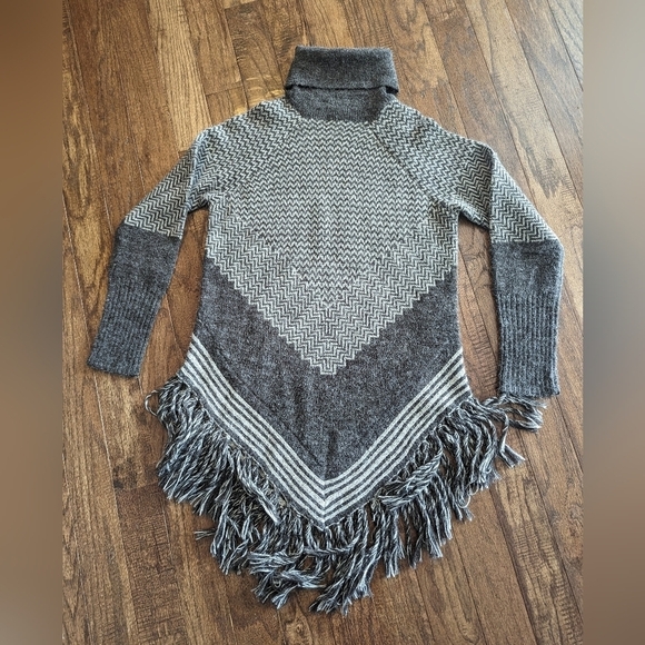 Only Boho poncho sweater fringe brown & cream sweater, Size M - Picture 12 of 15